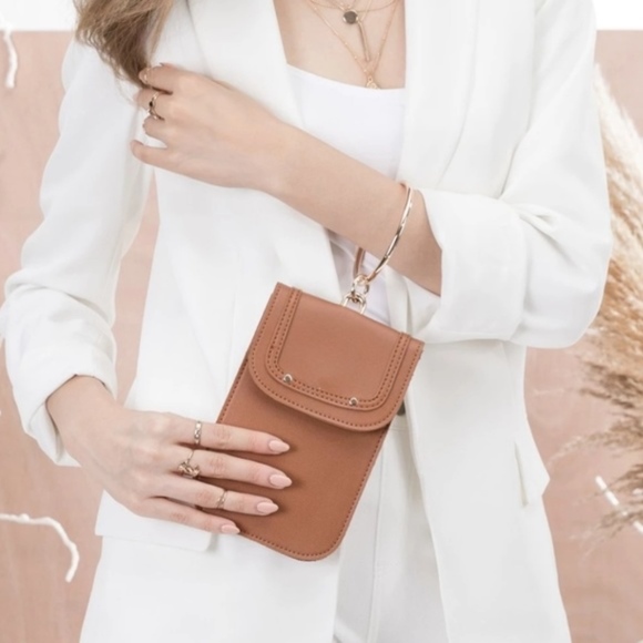 Melie Bianco Tess Black Purse Wrist Tech Phone Bag - Picture 5 of 7